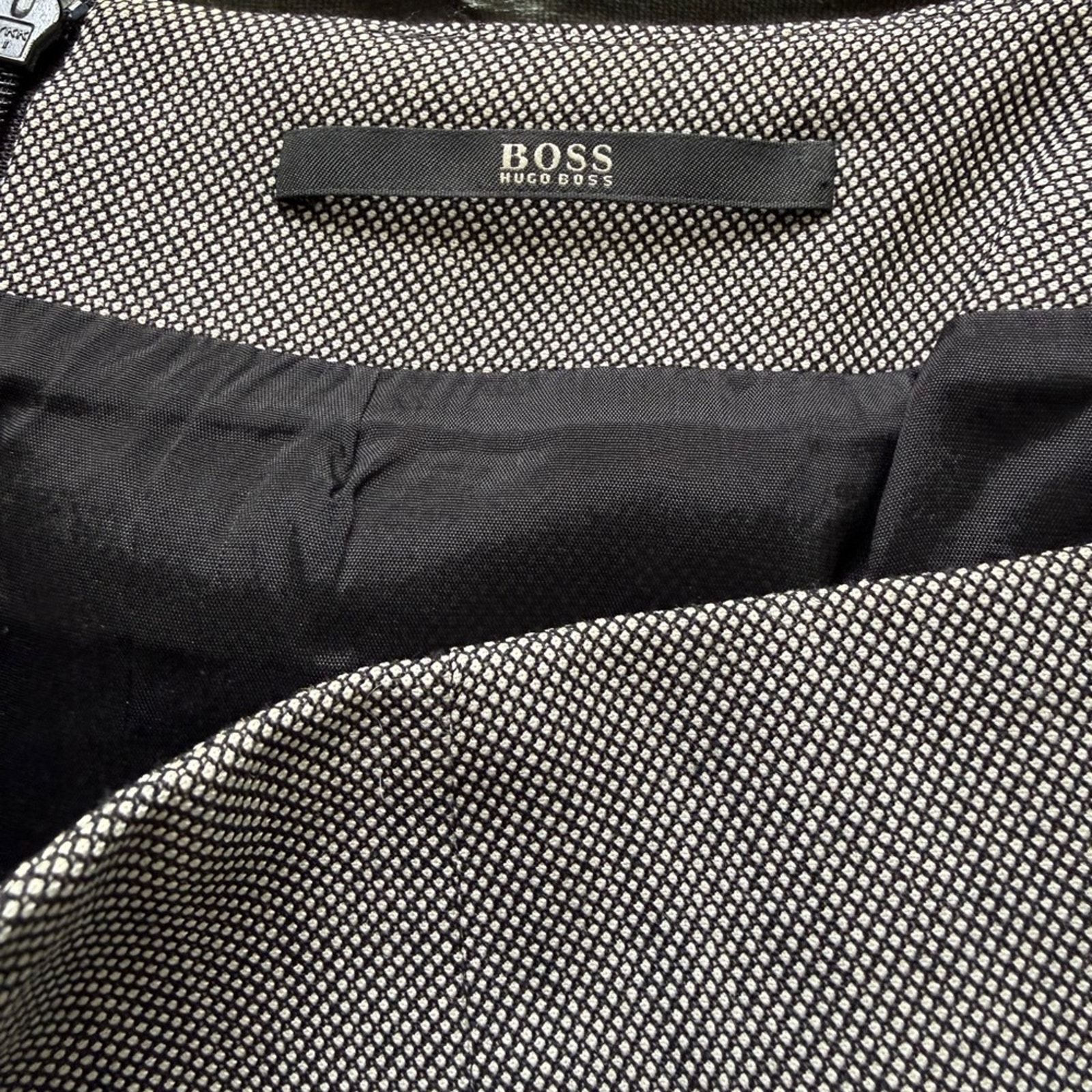 Hugo Boss Elegant Black Skirt Size 34 — image 2 of 3
